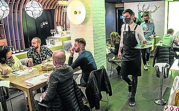 Imagen principal - El tardeo gana por goleada a las cenas