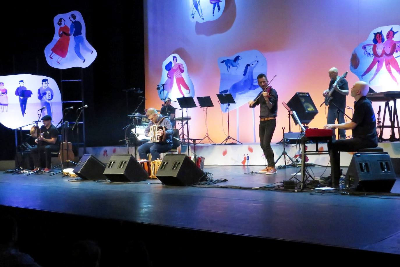 El quinteto base con Xabi Zeberio al violín en la primera, 'Lago di Como'. 