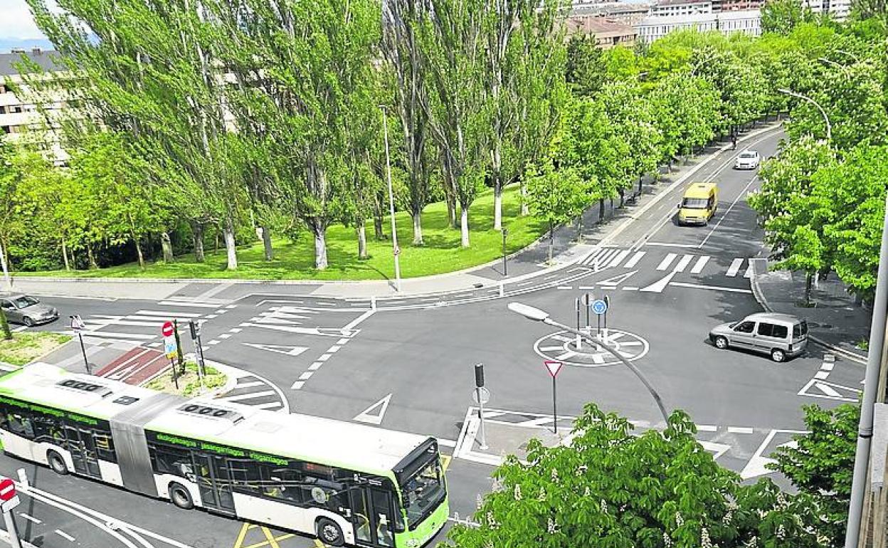 Cruce entre Castillo de Fontecha y Etxezarra.