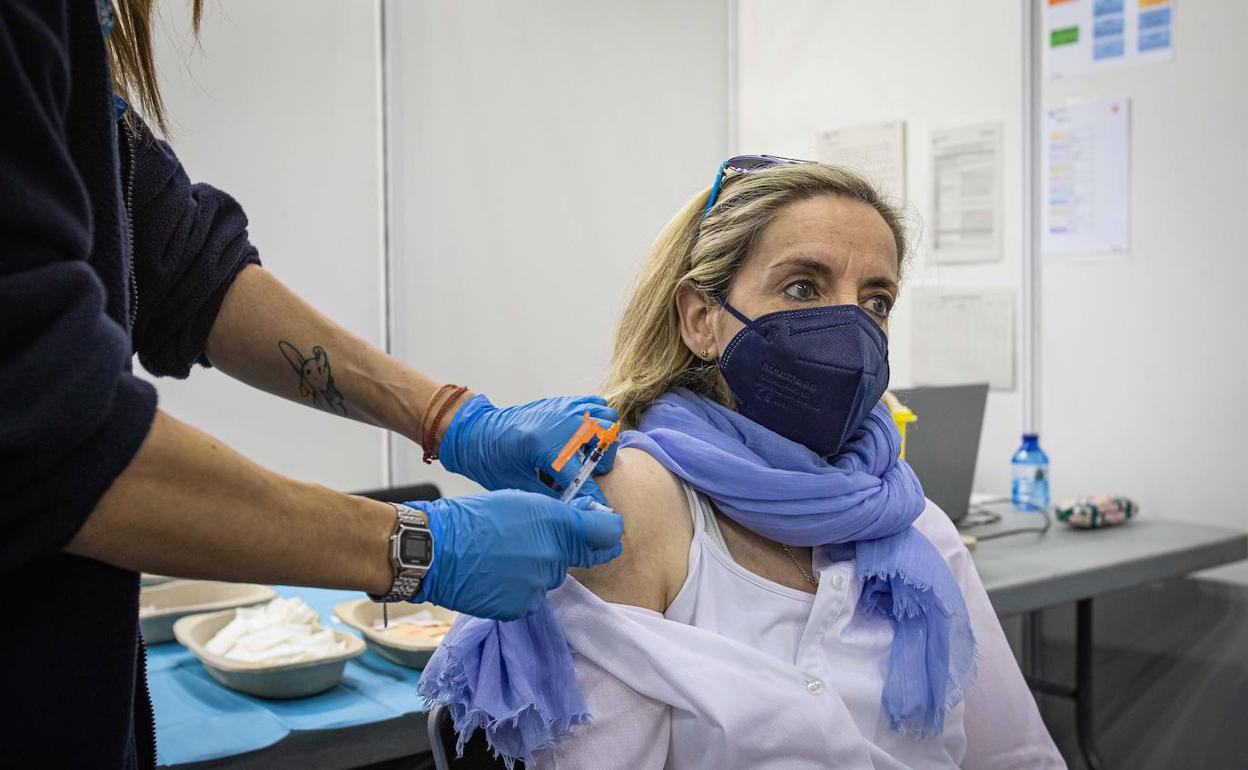 Euskadi espera recibir en junio 127.530 dosis de Pfizer a la semana