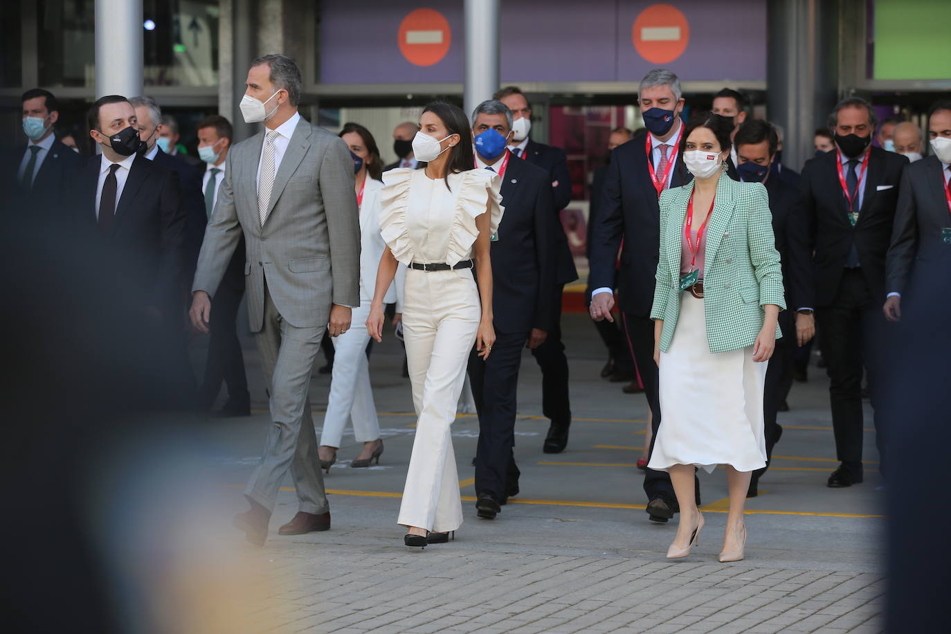 Fotos: Letizia saca su lado flamenco en Fitur: el mono de volantes que nadie esperaba ver
