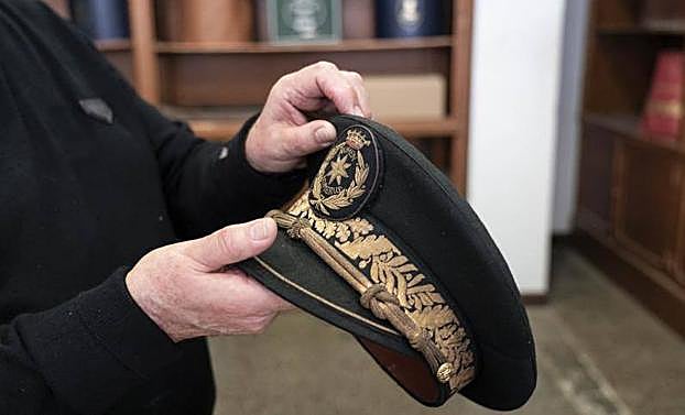 Sombrero de graduado en Estadística fabricado por el abuelo de Txarli en 1943