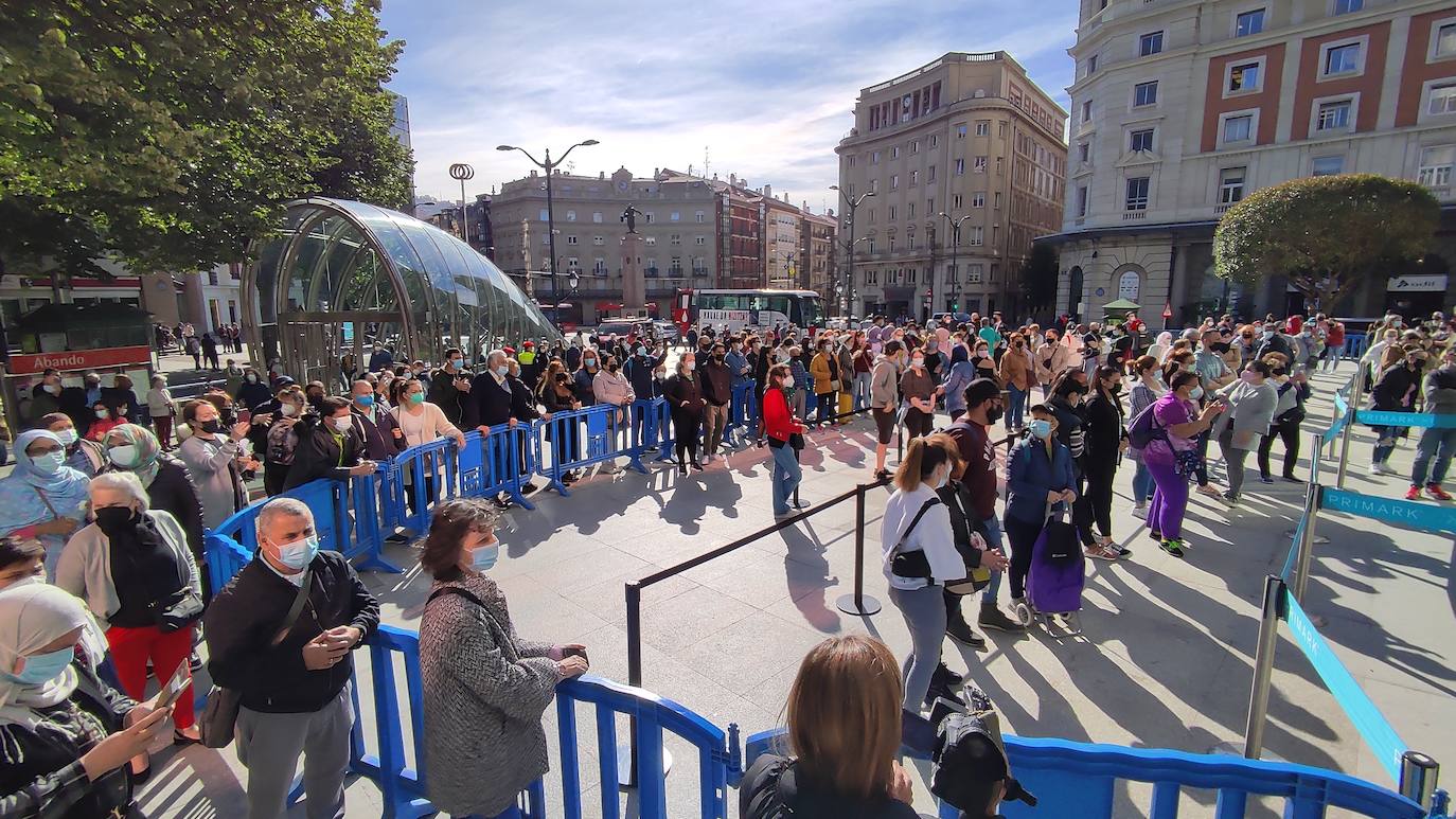 Fotos: Colas en la apertura del Primark de Bilbao