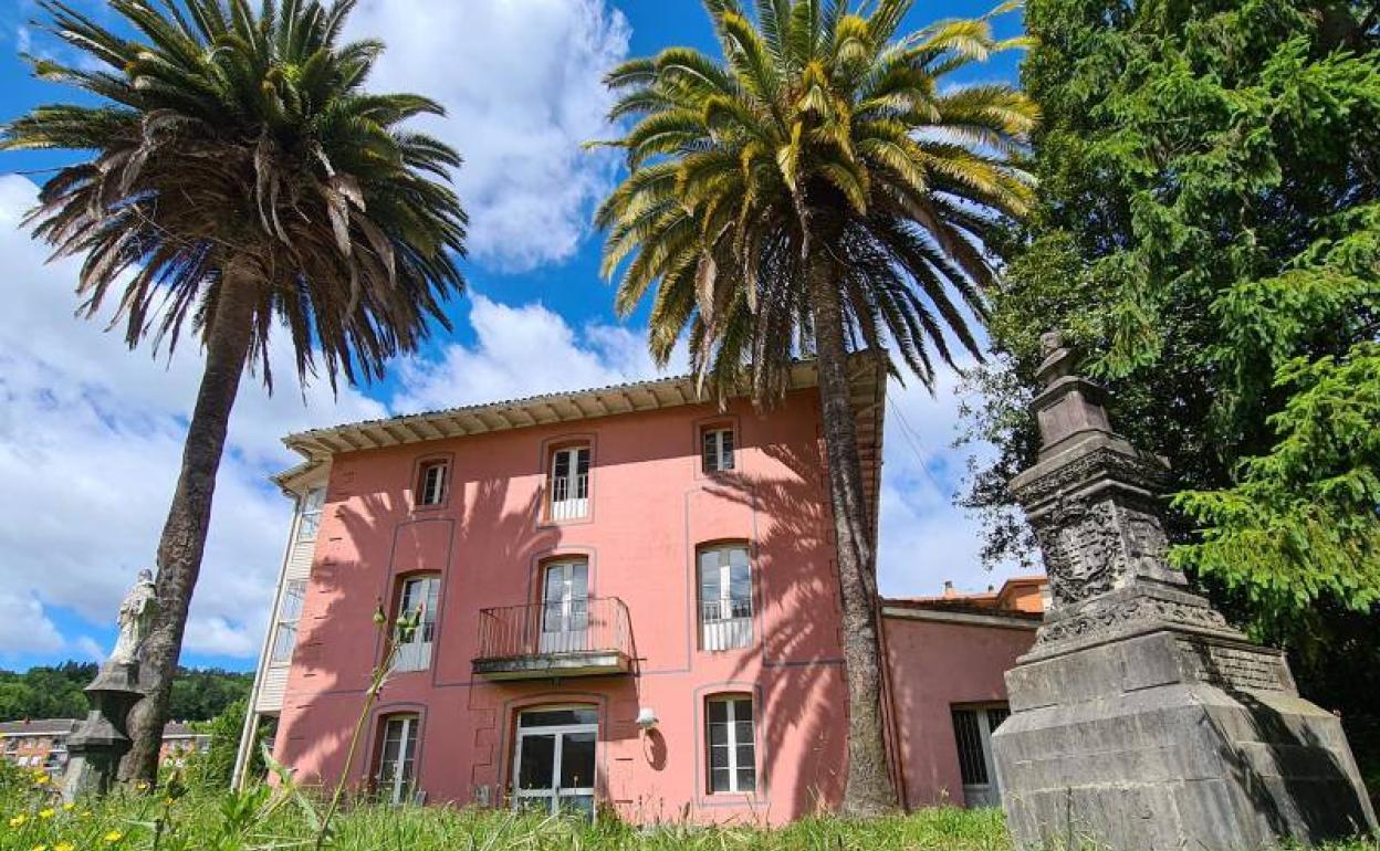 El futuro de la antigua residencia es unoa de las preocupaciones que ha mostrado Omnia. 