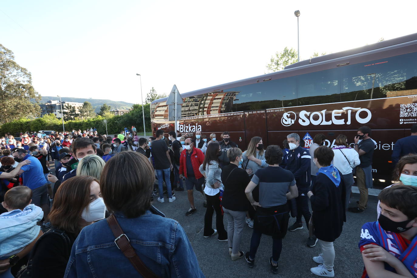 Fotos: El pueblo de Amorebieta festeja el ascenso