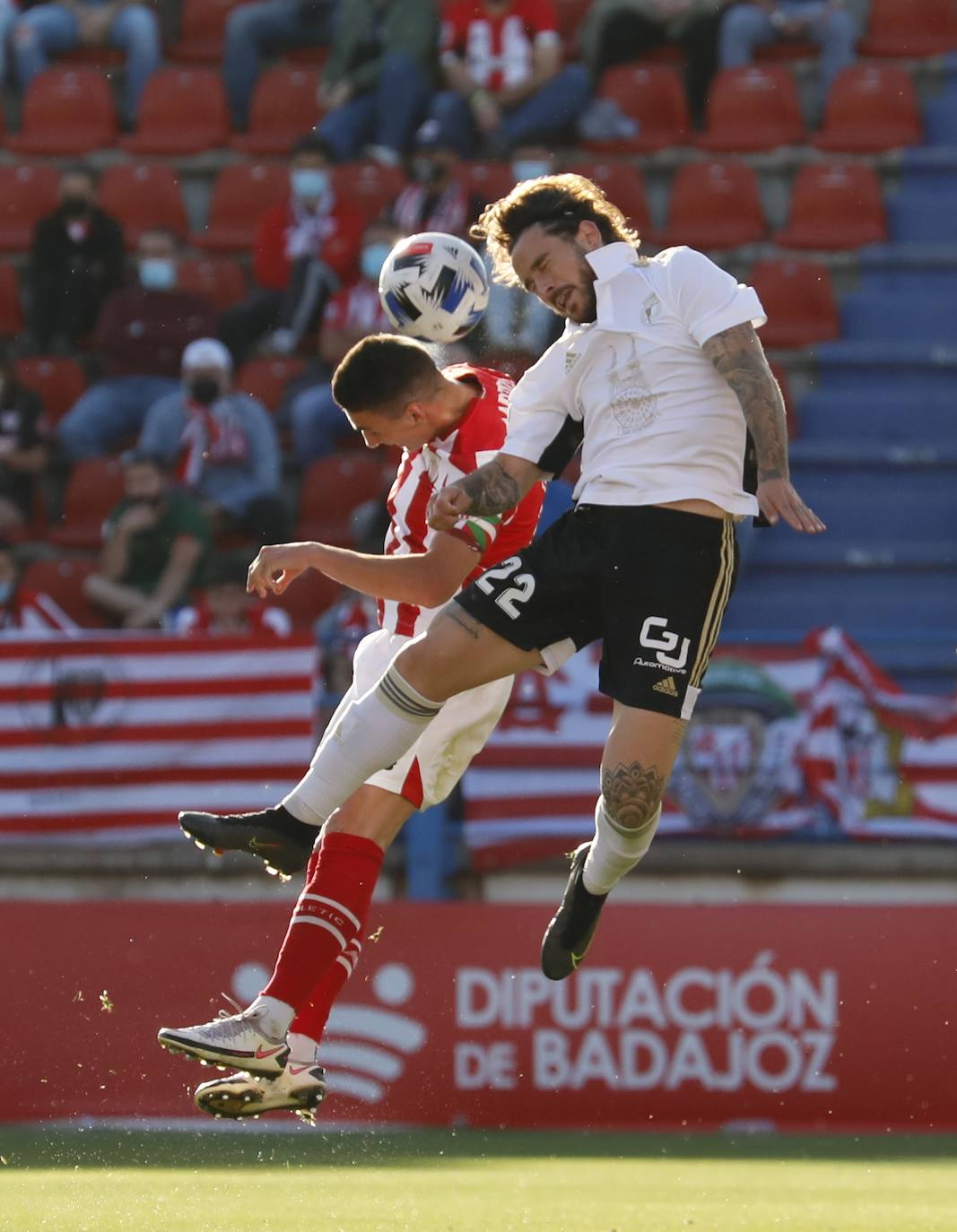 Fotos: Las mejores imágenes del Burgos- Bilbao Athletic