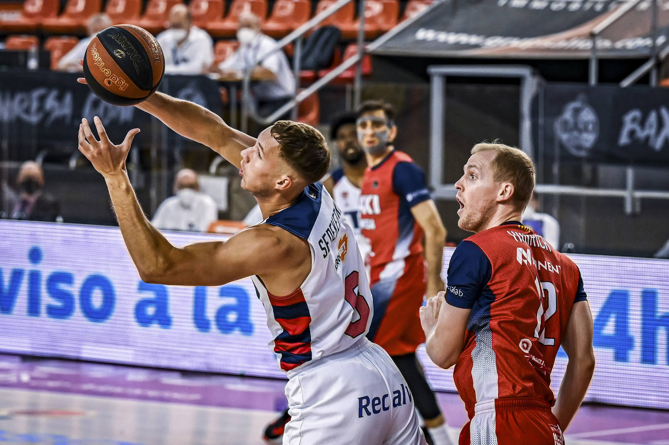 Fotos: Las mejores imágenes del Manresa-Baskonia