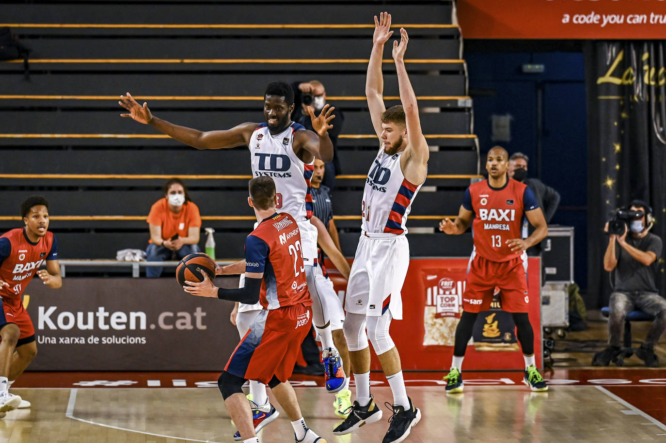 Fotos: Las mejores imágenes del Manresa-Baskonia