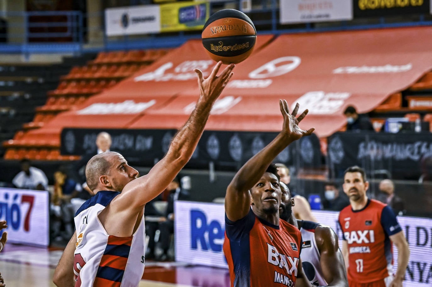 Fotos: Las mejores imágenes del Manresa-Baskonia