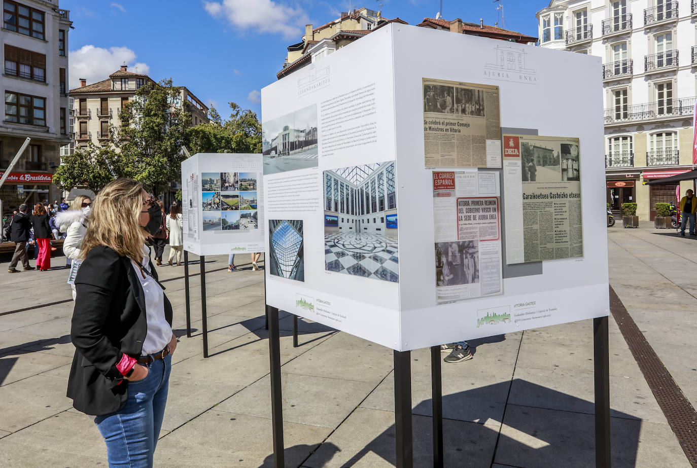 Fotos: Vitoria conmemora sus 41 años como capital de Euskadi