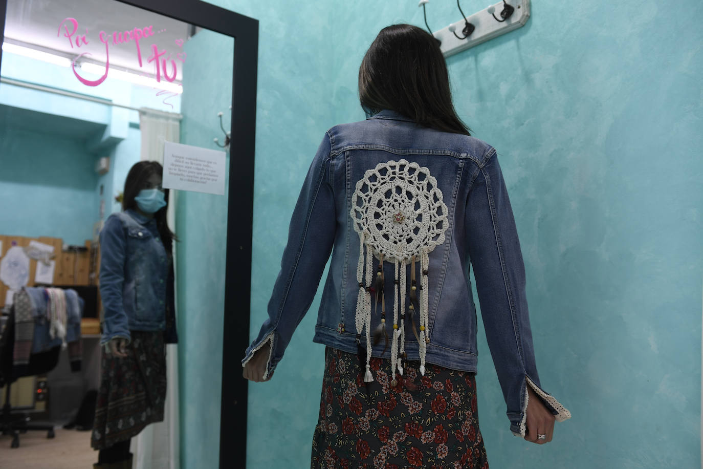 Fotos: Madre e hijo personalizan ropa y accesorios únicos en si tienda de Barakaldo