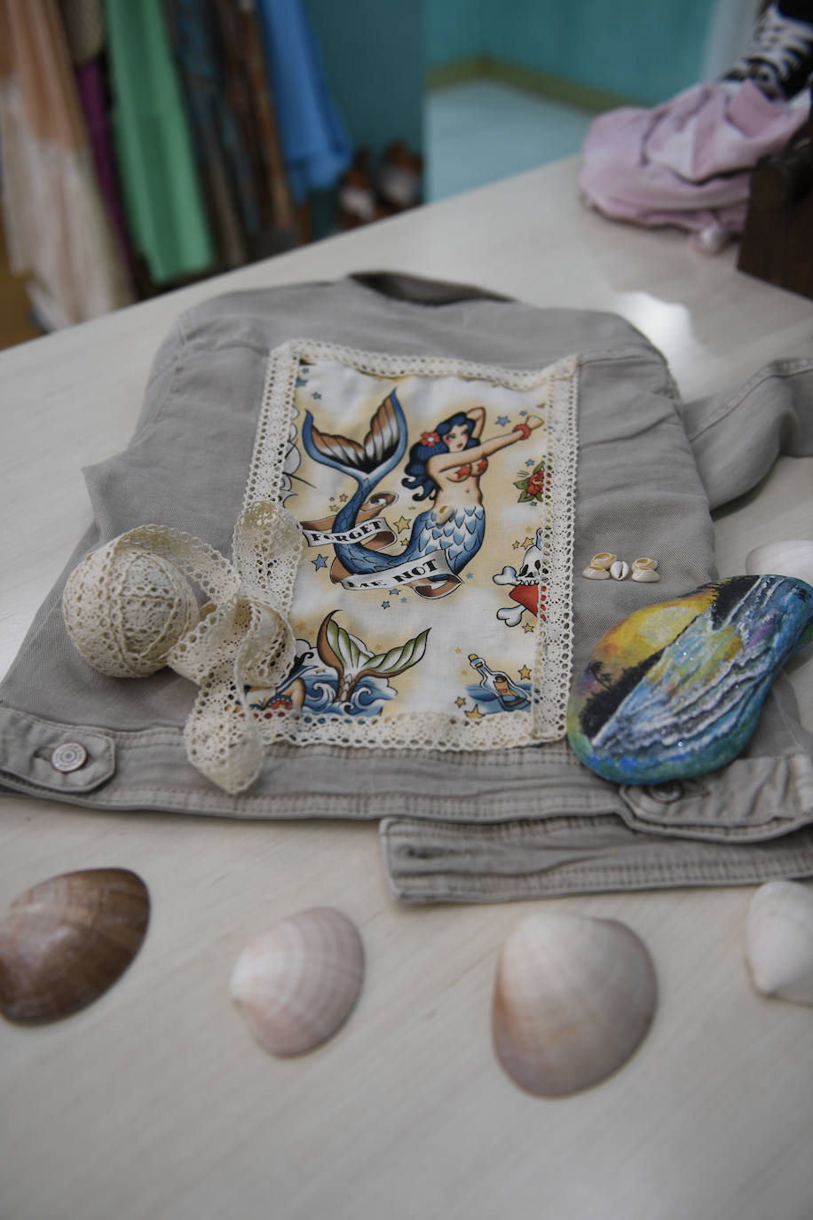 Fotos: Madre e hijo personalizan ropa y accesorios únicos en si tienda de Barakaldo