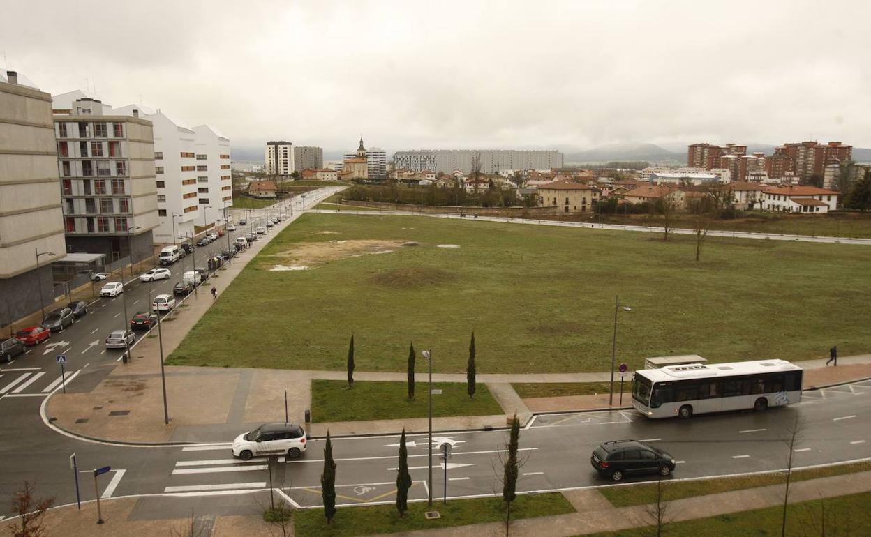 Vista de la parcela de Borinbizkarra donde se ubicará el próximo colegio del barrio.