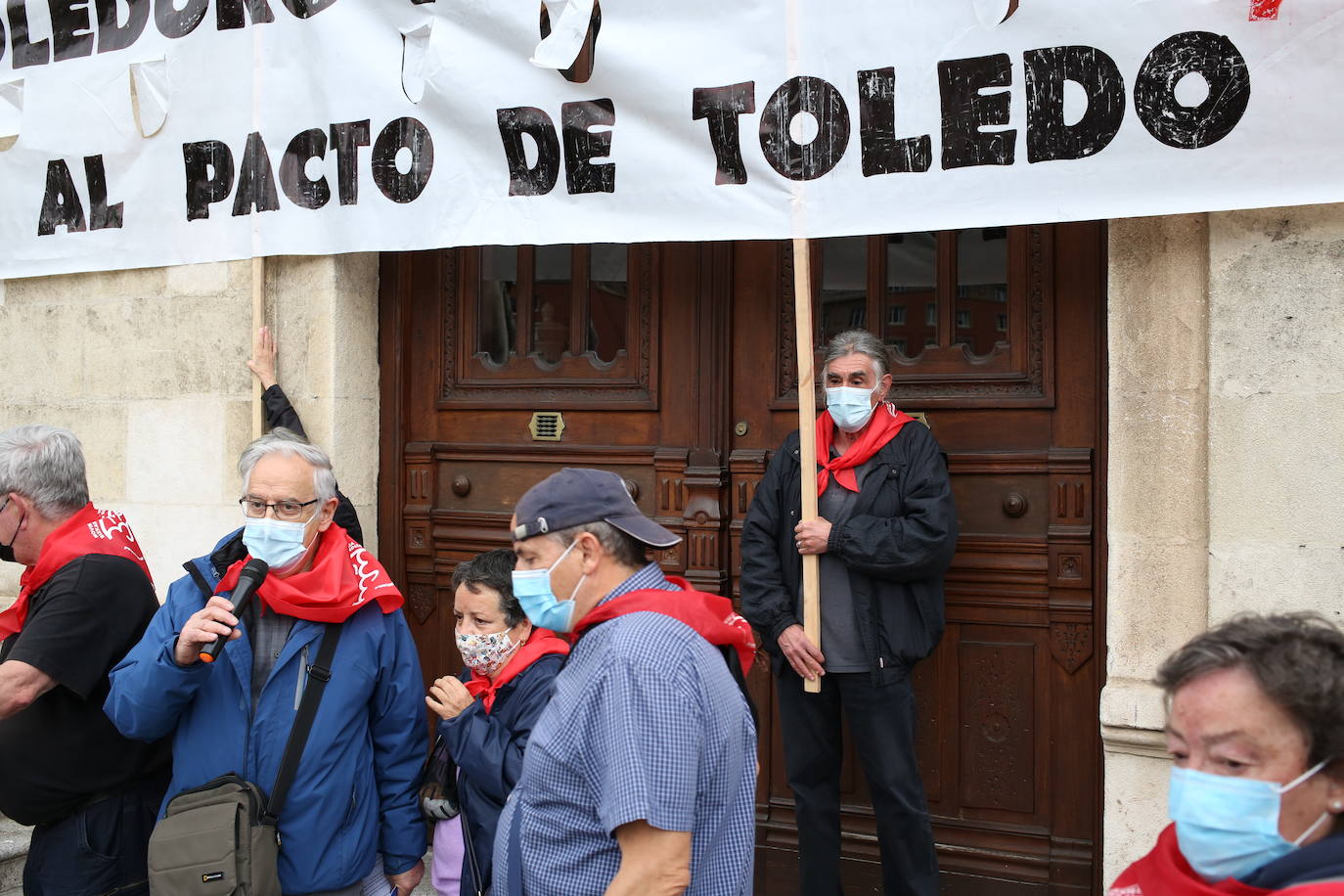 Fotos: Miles de pensionistas vuelven a llenar calles vascas para pedir una pensión mínima de 1.080 euros