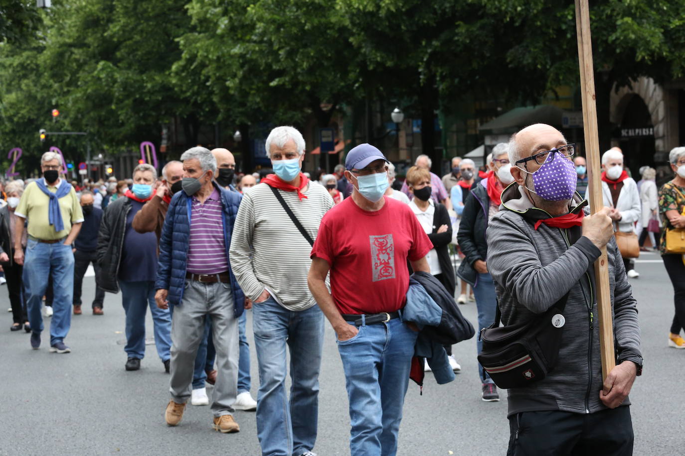 Fotos: Miles de pensionistas vuelven a llenar calles vascas para pedir una pensión mínima de 1.080 euros