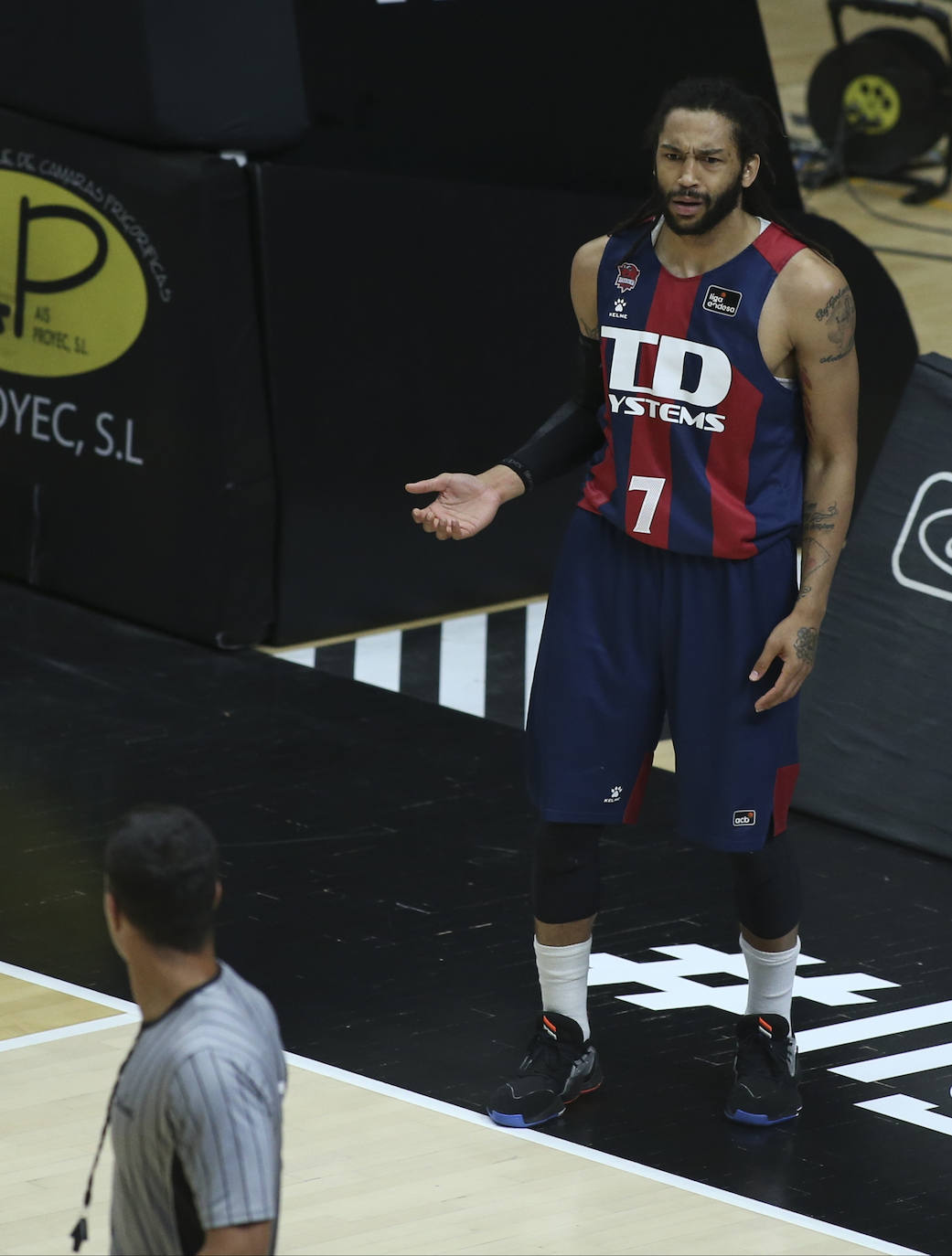 Fotos: Las mejores imágenes del Valencia - Baskonia