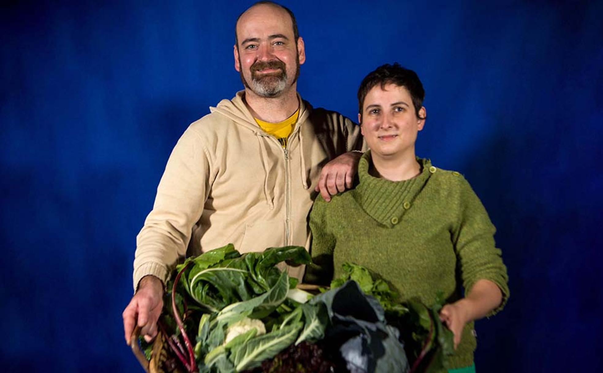 De la universidad a llenar de verdura la despensa de 60 familias
