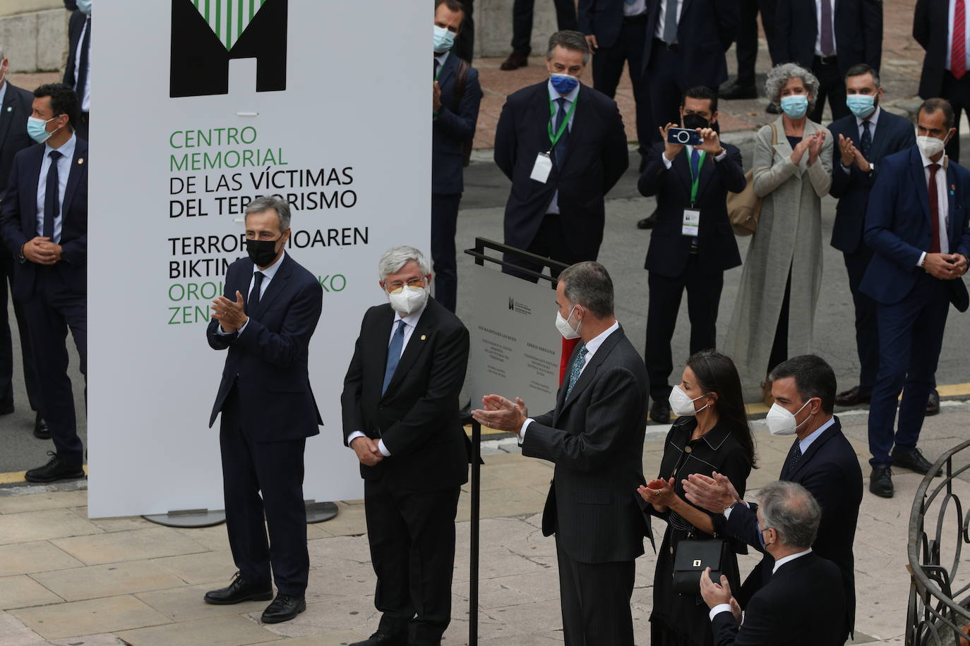 Fotos: Todas las imágenes del look de la reina Letizia en Euskadi