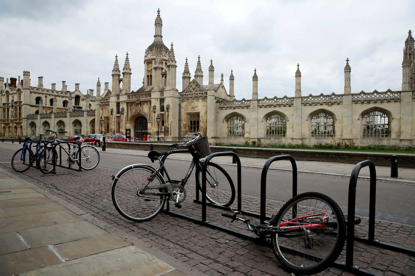 4.- UNIVERSIDAD DE CAMBRIDGE (CAMBRIDGE, INGLATERRA)