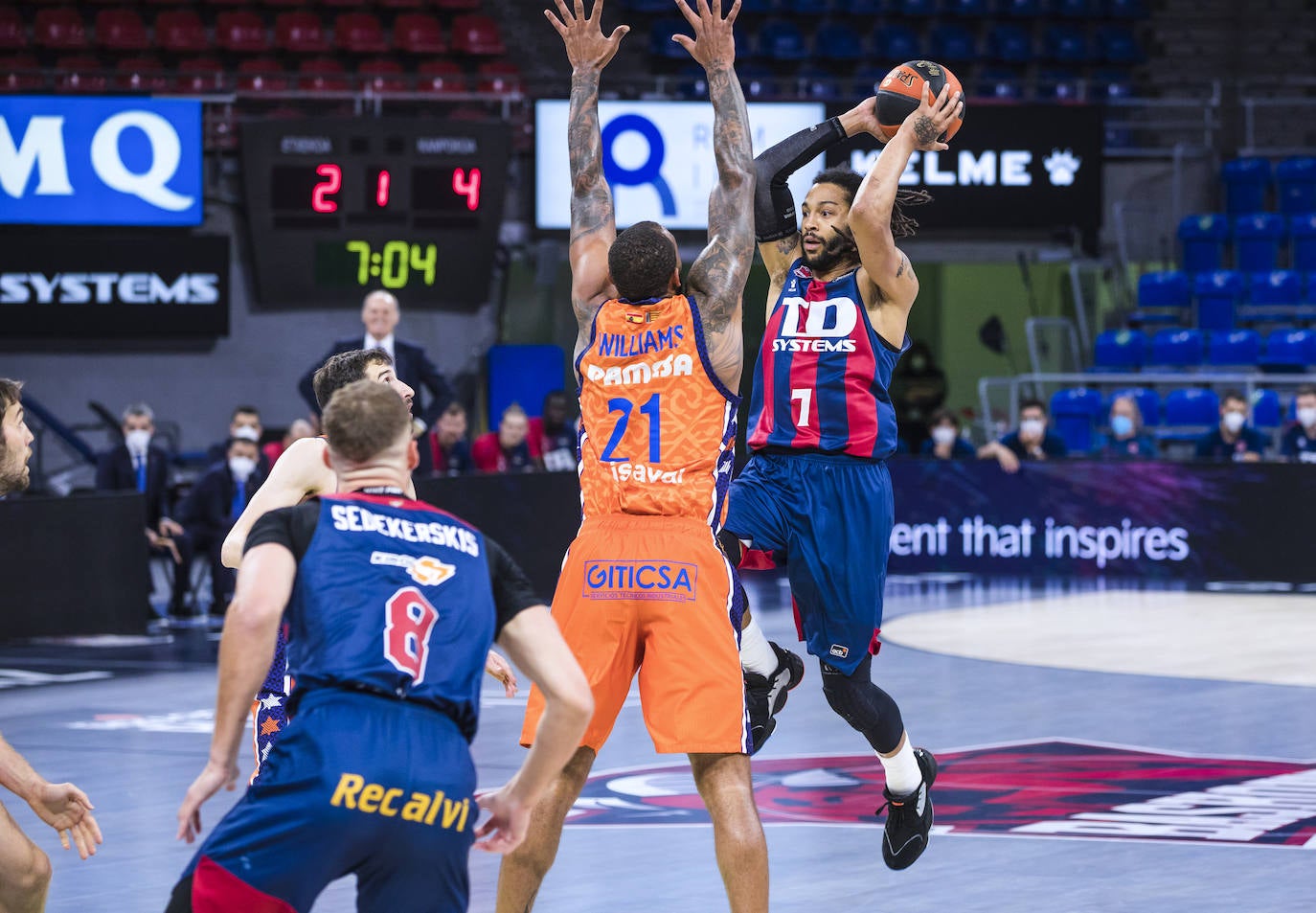 Fotos: Las mejores imágenes del Baskonia - Valencia