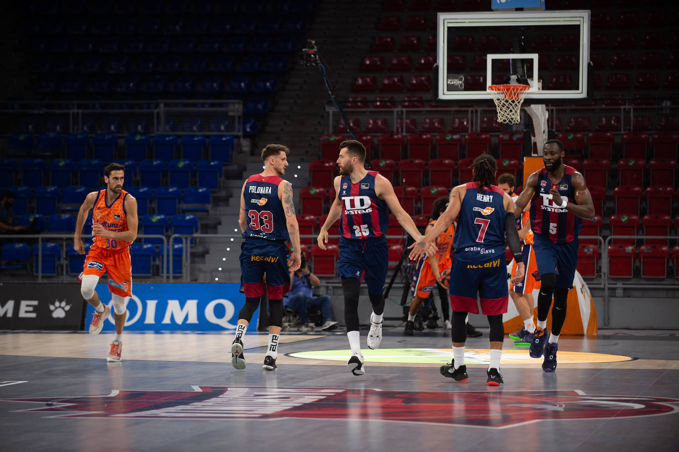 Fotos: Las mejores imágenes del Baskonia - Valencia