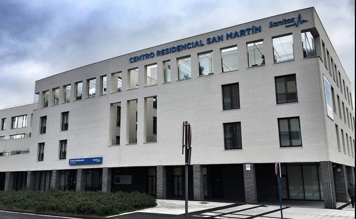 Dos positivos en una residencia de Vitoria obligan a aislar a 13 personas