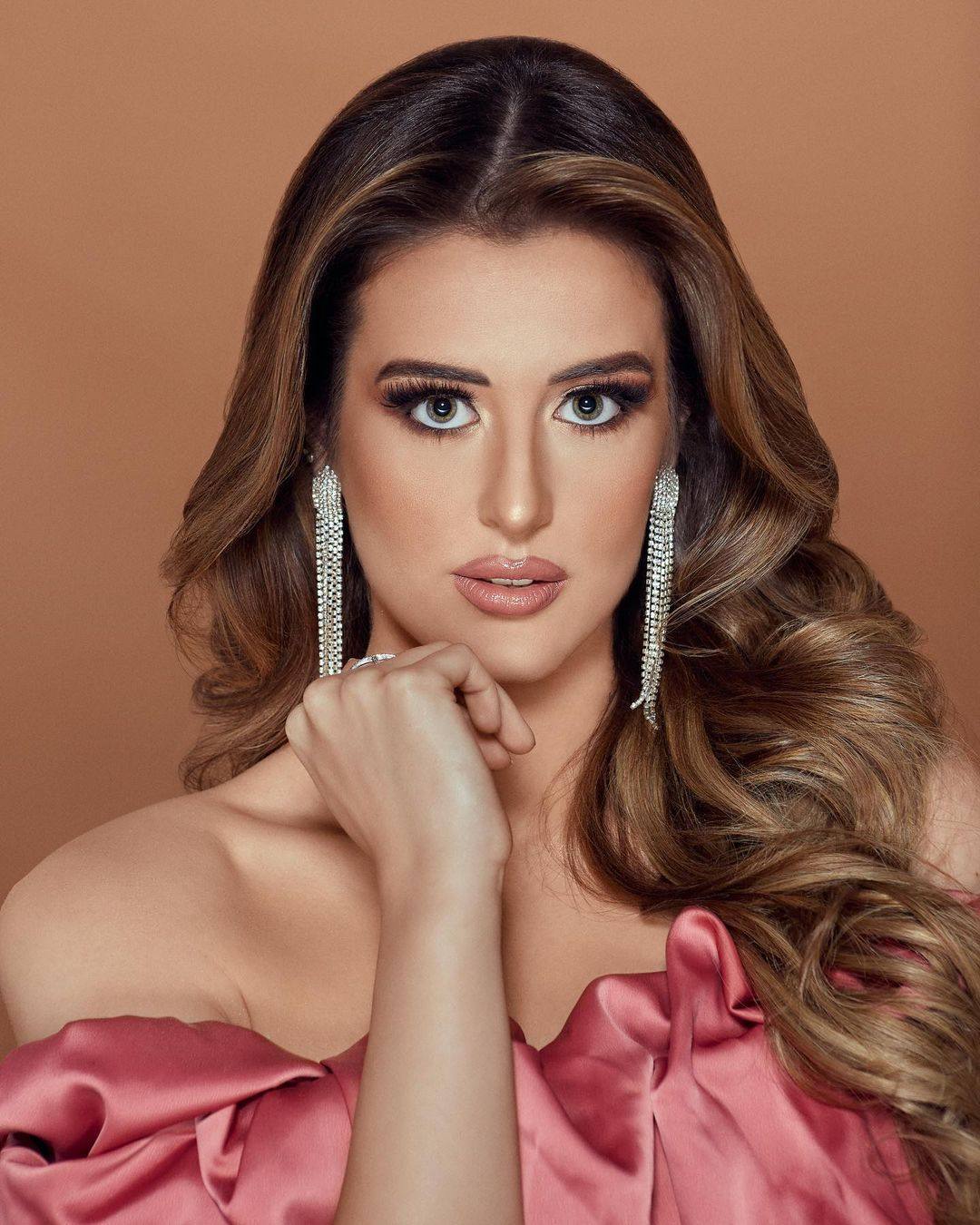 Fotos: Sara Lahidalga, la estudiante de enfermería vitoriana que ha representado a Euskadi en Miss Grand Spain