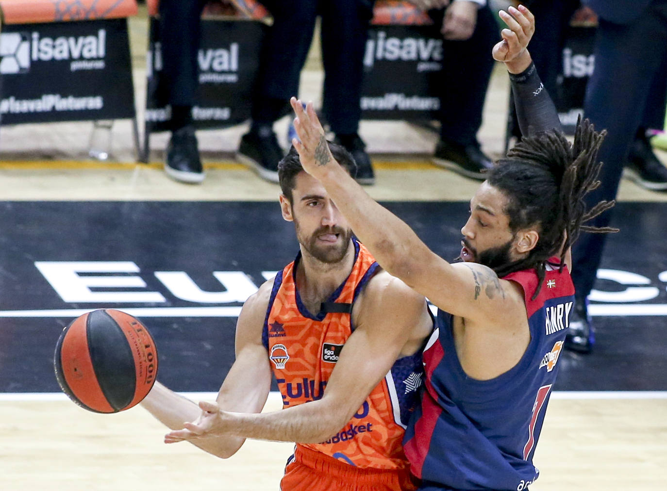 Fotos: Las mejores imágenes del Valencia - Baskonia