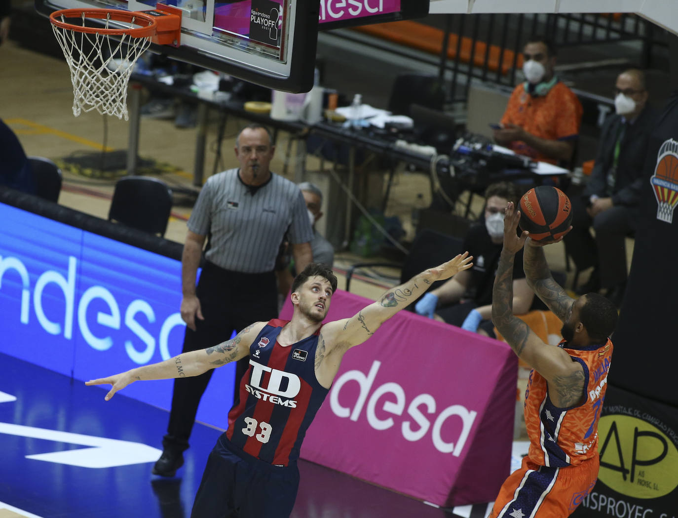 Fotos: Las mejores imágenes del Valencia - Baskonia