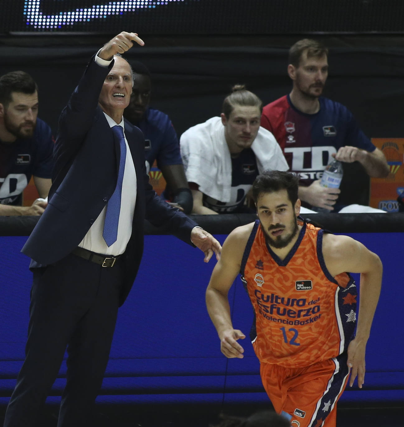 Fotos: Las mejores imágenes del Valencia - Baskonia