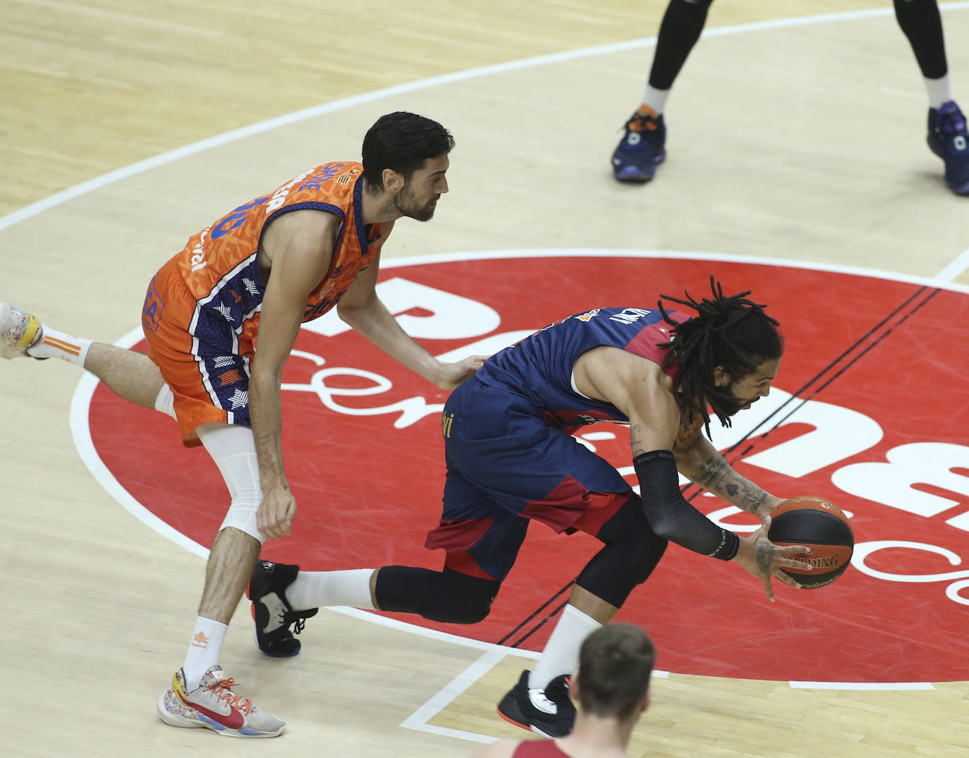 Fotos: Las mejores imágenes del Valencia - Baskonia