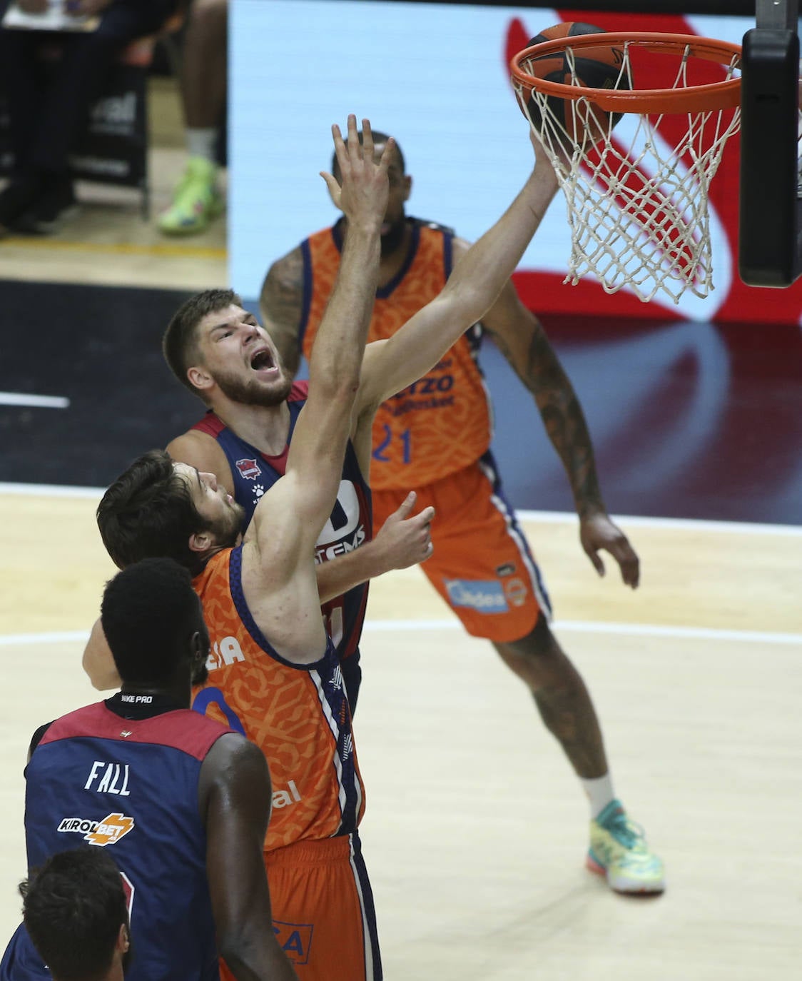 Fotos: Las mejores imágenes del Valencia - Baskonia