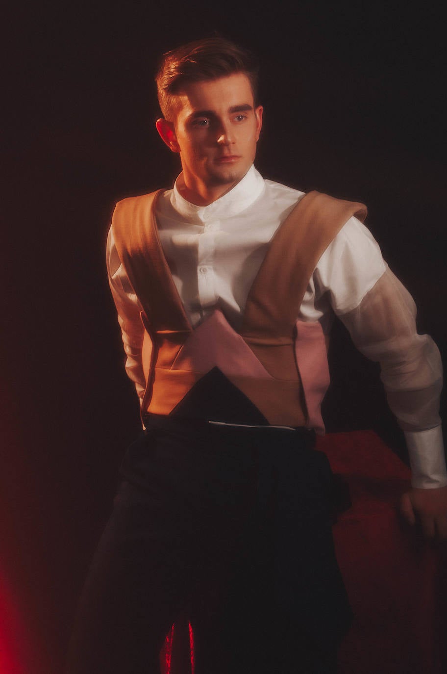 Fotos: Valentín Carballo, el diseñador que elude las fronteras de género desde Galdakao