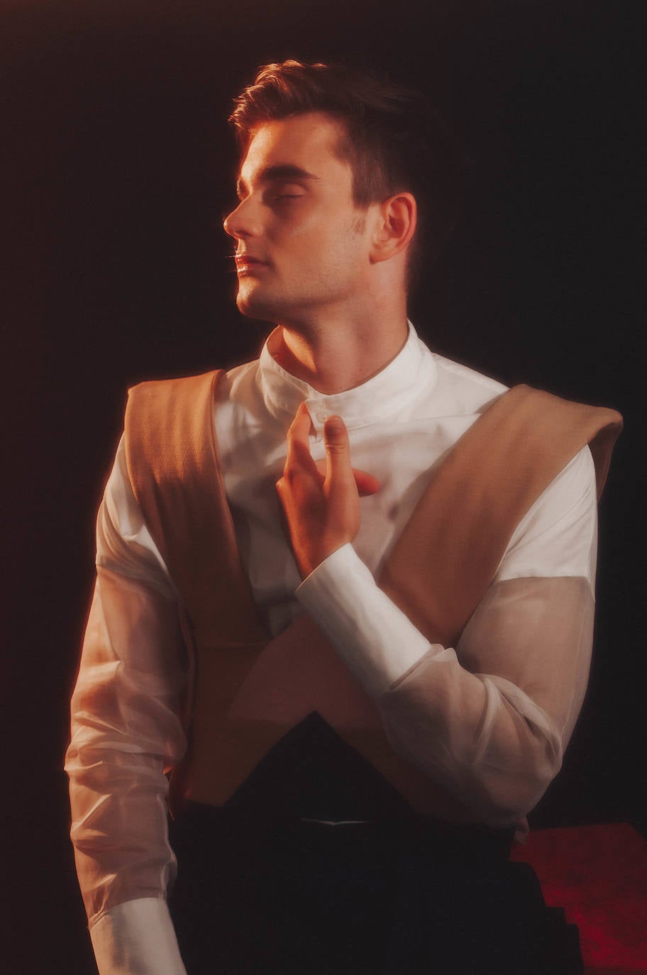 Fotos: Valentín Carballo, el diseñador que elude las fronteras de género desde Galdakao