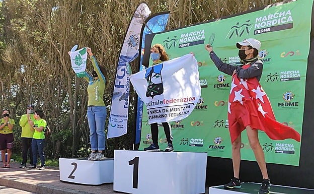 La representante vasca, en lo más alto del podio por equipos.