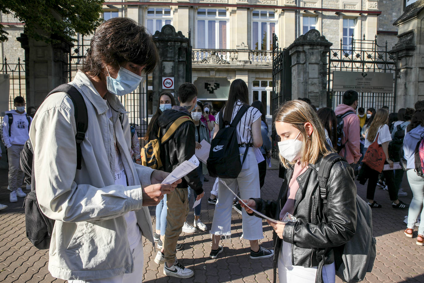Fotos: Primera jornada de la Selectividad 2021 en Álava