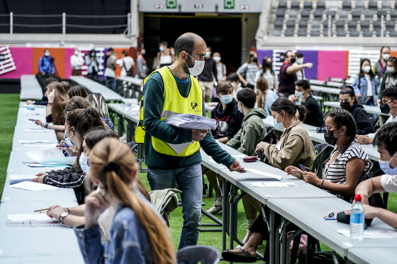 Fotos: Primera jornada de la Selectividad 2021 en Álava