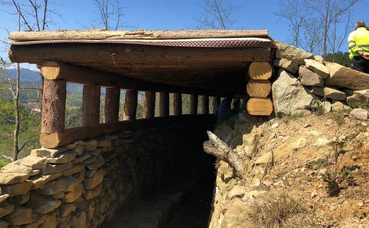 Trinchera cubierta en Solozarreta, cerca del barrio de Altamira. 