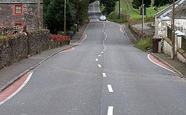 La carretera es recta, pero no lo parece. 