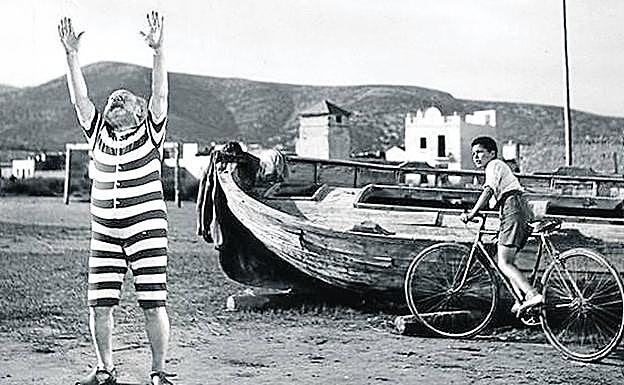 Una escena de 'Calabuch', filmada en la localidad castellonense de Peñíscola.