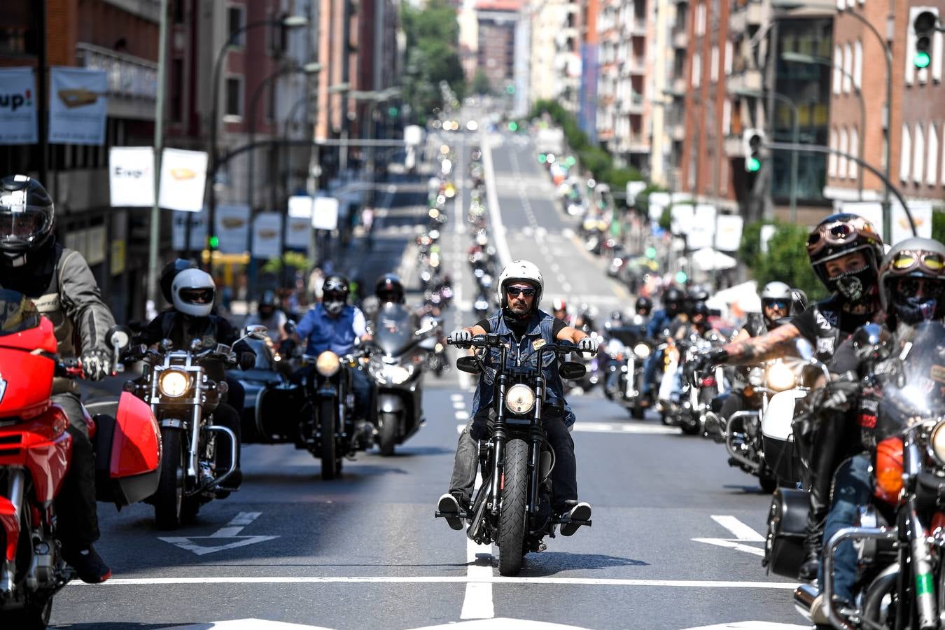 Fotos: Cientos de moteros toman Bilbao para reclamar mayor seguridad vial