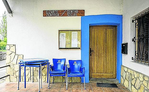 El centro social de Oreitia, cerrado a cal y canto. 