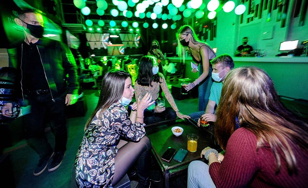 El LABI de esta tarde contempla reabrir el ocio nocturno hasta las dos de la madrugada