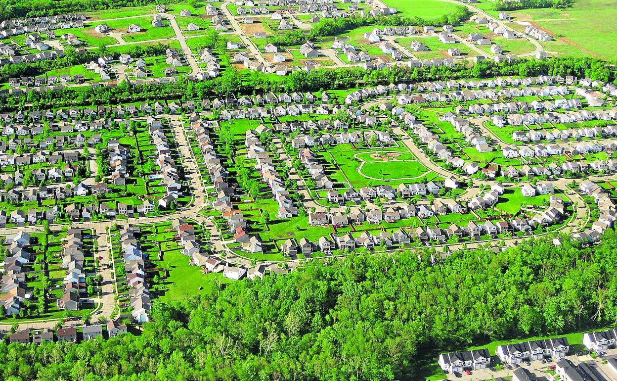 Un antiecológico barrio de casas unifamiliares de Ohio, Estados Unidos. 