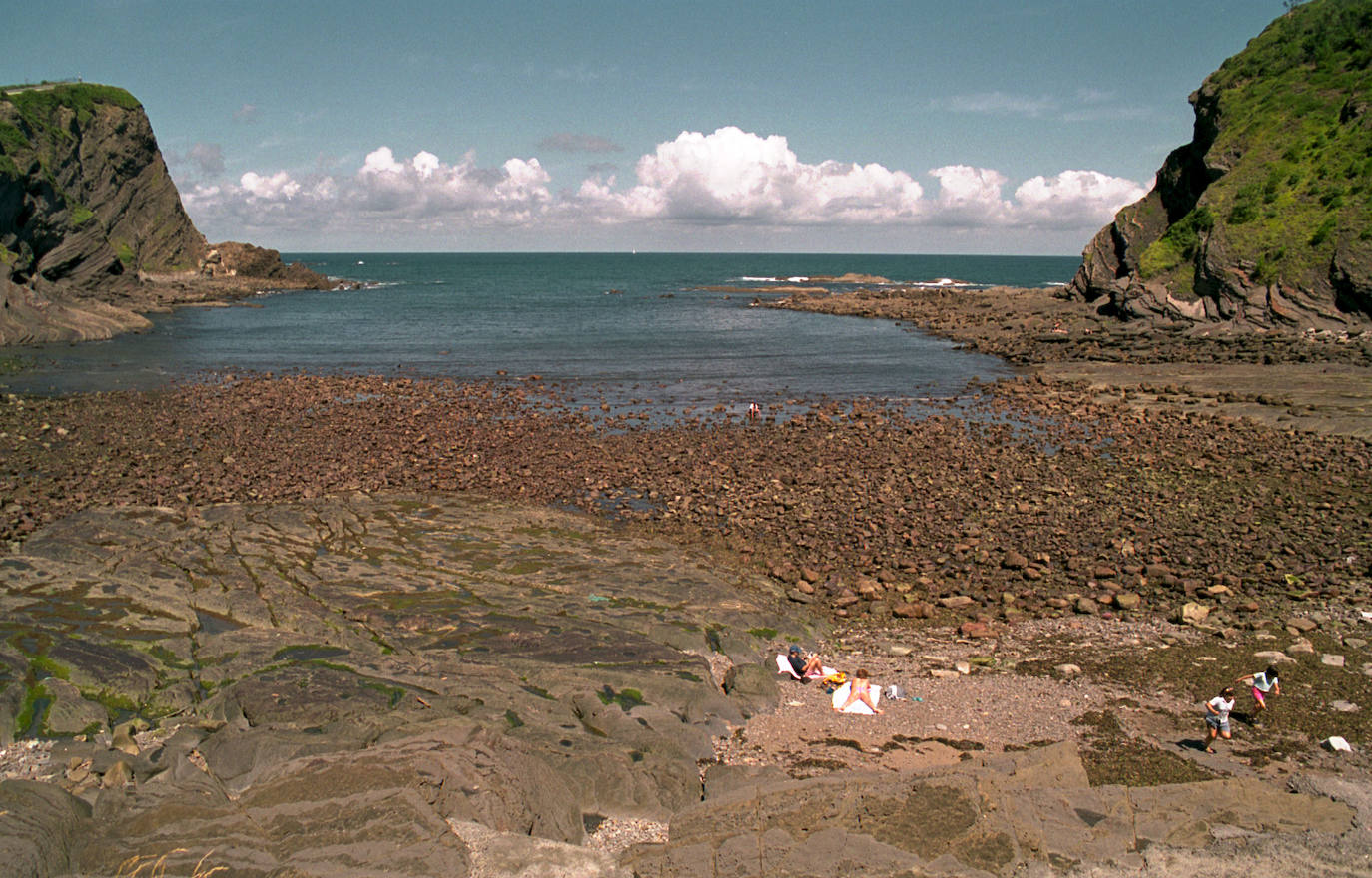Playa de Armintza en Lemoiz