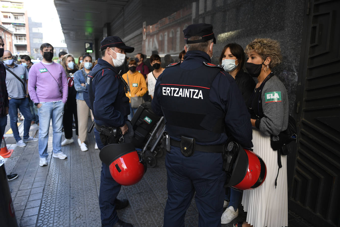 Fotos: Piquetes en el adelanto de las rebajas en Bilbao