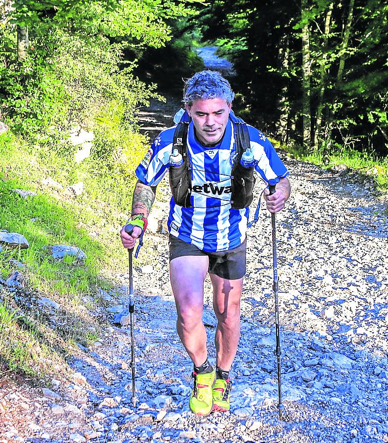 El montañero vitoriano, en plena rampa de subida. 