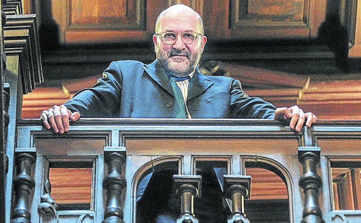 Manuel Velázquez, miembro del Observatorio vasco de Acoso Laboral, en el Colegio de Abogados de Bizkaia. 