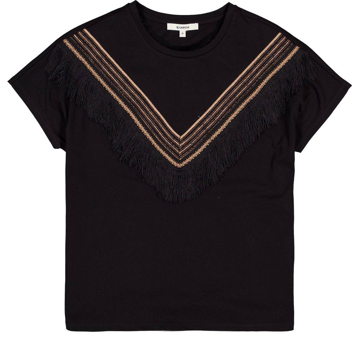 3. Camiseta negra de algodón 100% con cinta de flecos en forma de V, de la tienda Olañeta, situada en la calle Correo número 5 del Casco Viejo. Cuesta 39,95 euros. 