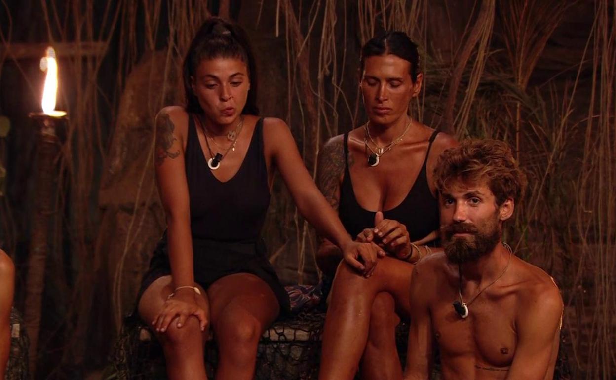 'Supervivientes': Las broncas no cesan en 'Supervivientes': «Es un falso, la persona más egoísta y asquerosa que he visto»